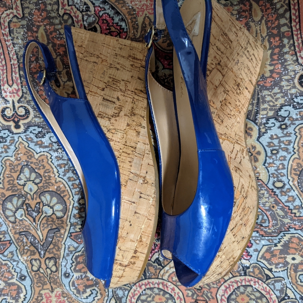 Sandals - Picture 2 of 3